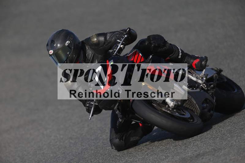 /Archiv-2024/02 29.01.-02.02.2024 Moto Center Thun Jerez/Gruppe gruen-green/77